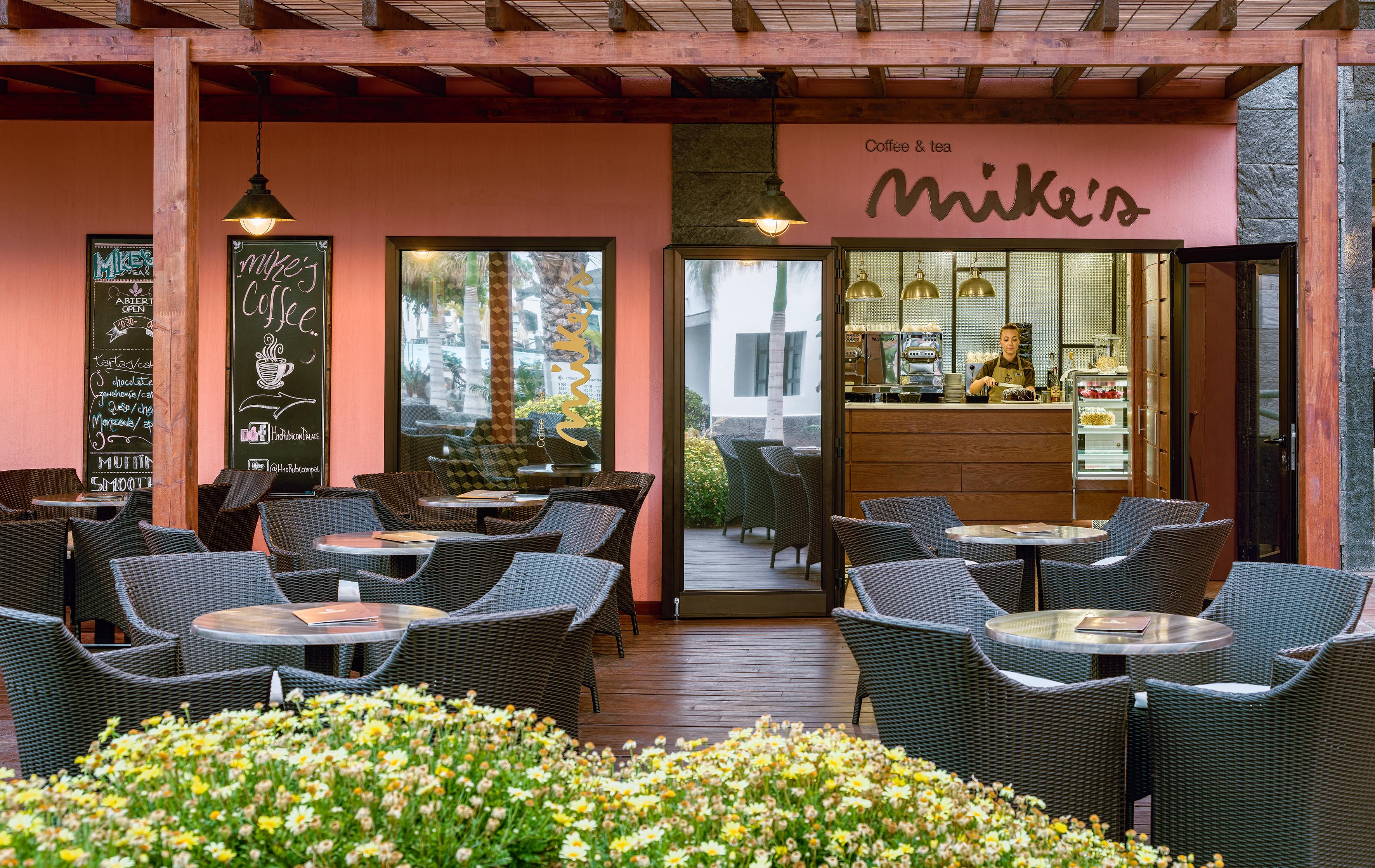 H10 Rubicon Horizons Collection (Adults Only) Hotel Playa Blanca  Ngoại thất bức ảnh A Mövenpick ice cream parlour in Munich, Germany