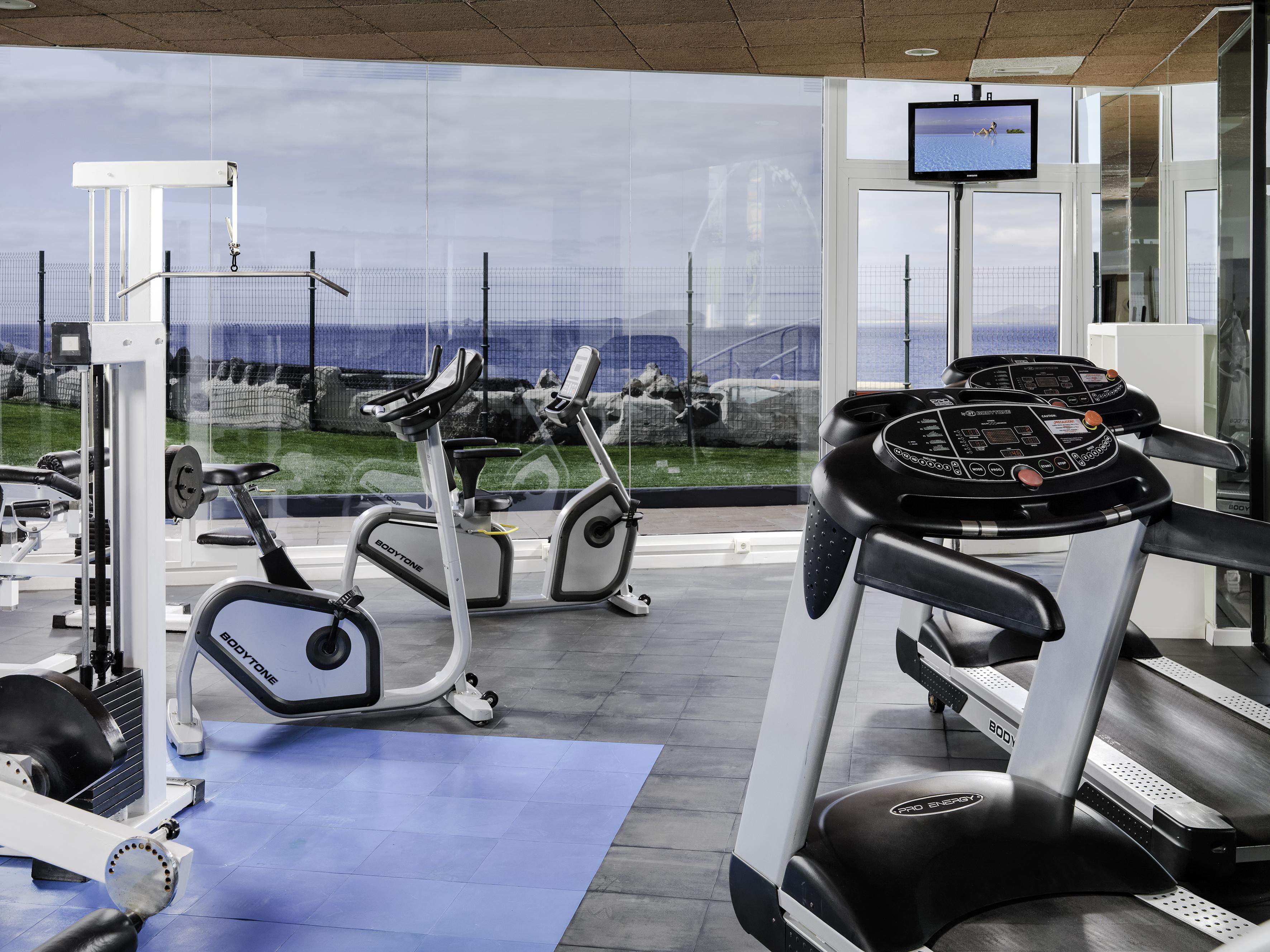 H10 Rubicon Horizons Collection (Adults Only) Hotel Playa Blanca  Ngoại thất bức ảnh The gym at the hotel