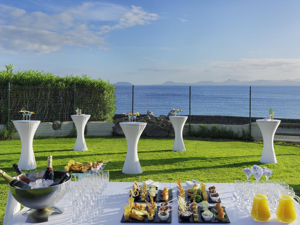 H10 Rubicon Horizons Collection (Adults Only) Hotel Playa Blanca  Ngoại thất bức ảnh Cocktail hour at a hotel
